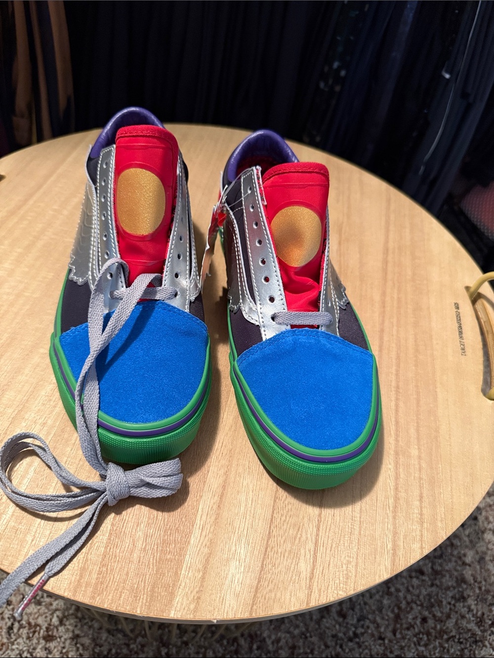 Vans x Marvel Blue Green Winged Slip-On Sneakers

Limited edition - Picture 3 of 3